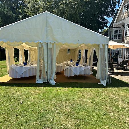 Findon Manor Hotel Buitenkant foto